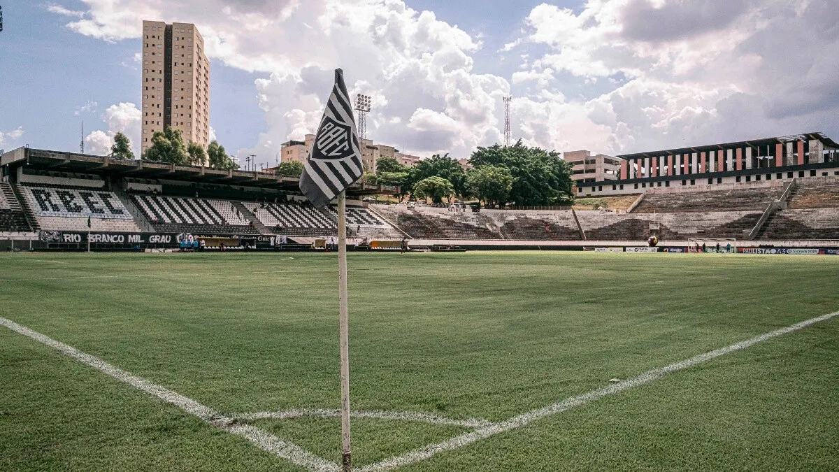 Justiça penhora estádio Décio Vitta e sede do Rio Branco por dívidas de IPTU