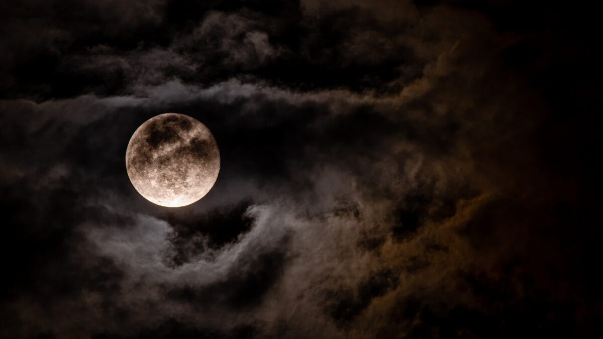 Qual a fase da Lua hoje? 28/06/2026