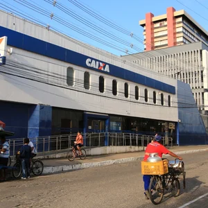 Bancários da Caixa anunciam greve a partir de quinta; Banco do Brasil segue com negociações