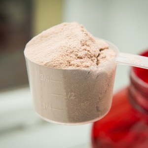 Posso trocar whey por colágeno? Até pode, só não espere a mesma resposta