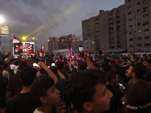 Ataque aéreo atribuído a Israel mata egípcio que organizava festas em Gaza para assistir a?