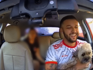 Motorista de app acha cachorro da família durante corrida e grava vídeo