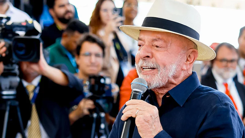 Lula defende defesa do Brasil e critica Trump: ‘Está cheio de nego maluco no mundo’