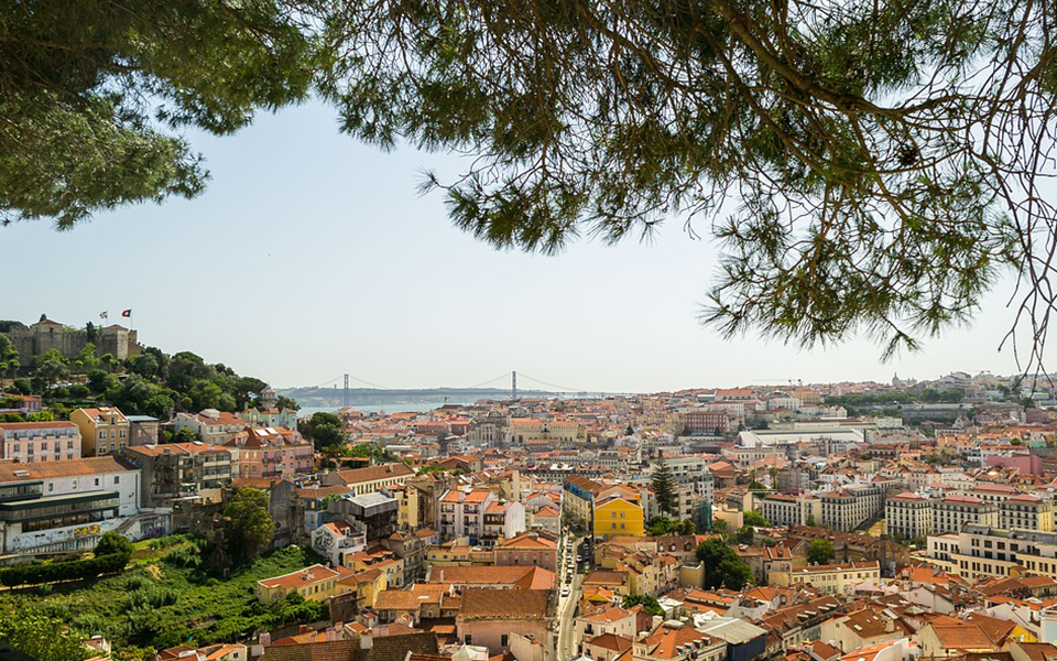 Lisboa entra em zona de risco acrescido de bolha imobiliária, alerta UBS