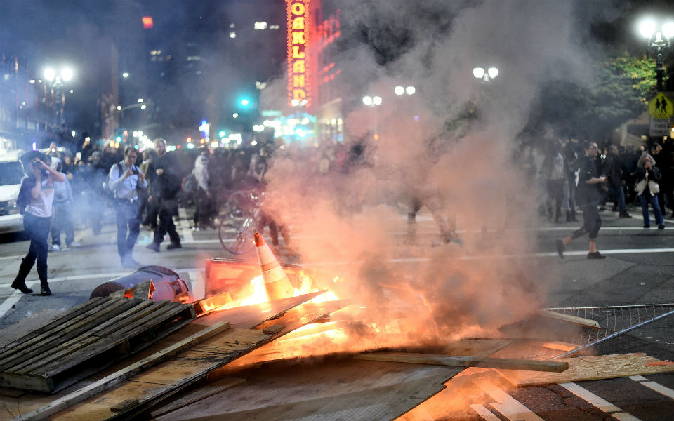 Protestos contra o custo de vida incendeiam grandes cidades em quase toda a Europa