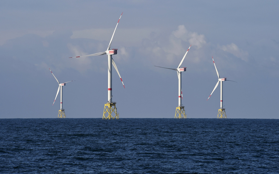 Oferta de energias renováveis sobe e de fósseis desce em 2025 na UE
