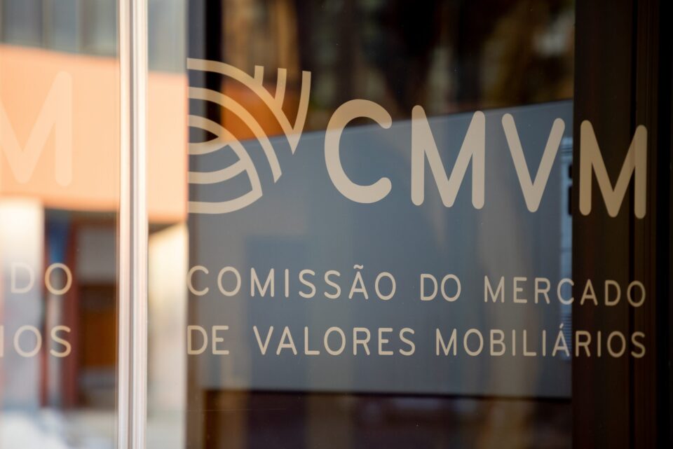 Dispersão mínima do capital para entrada em bolsa passa de 25% para 10%