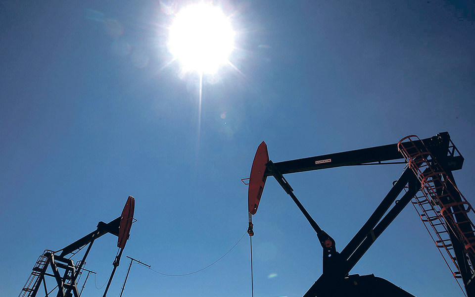 Cotação do Brent para entrega em novembro baixa 0,91% para 103,87 dólares