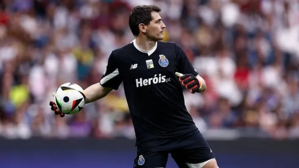 Médico do FC Porto deixa garantia sobre enfarte de Casillas