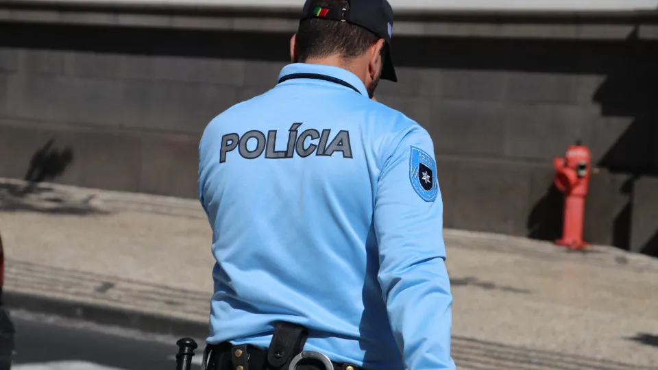 Prisão preventiva para suspeito de ameaçar polícias nos Açores