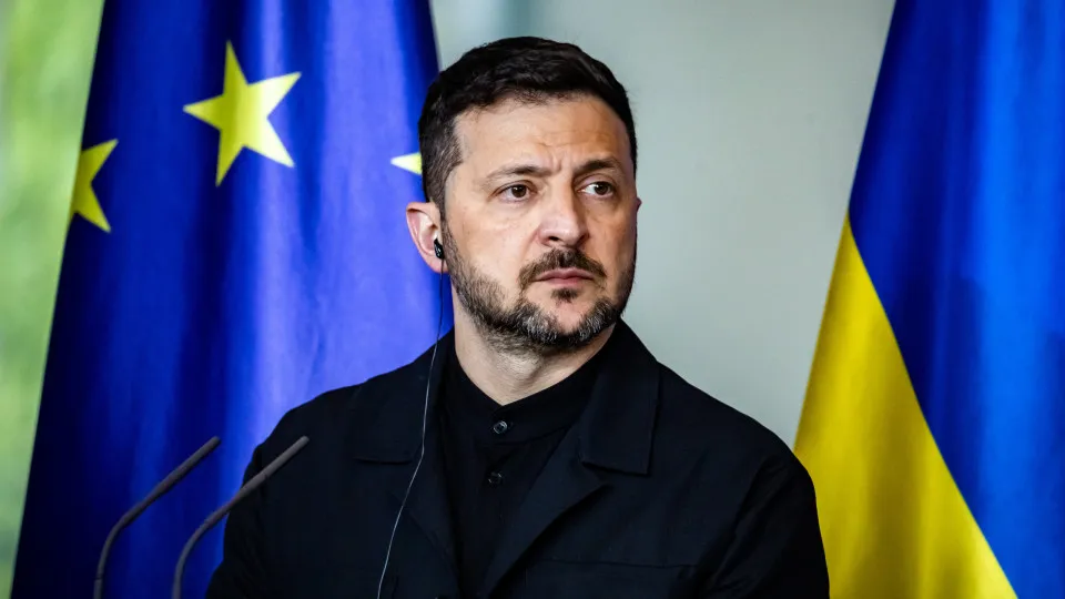 Zelensky envia 2 leis ao parlamento de combate à fraude em linha com UE