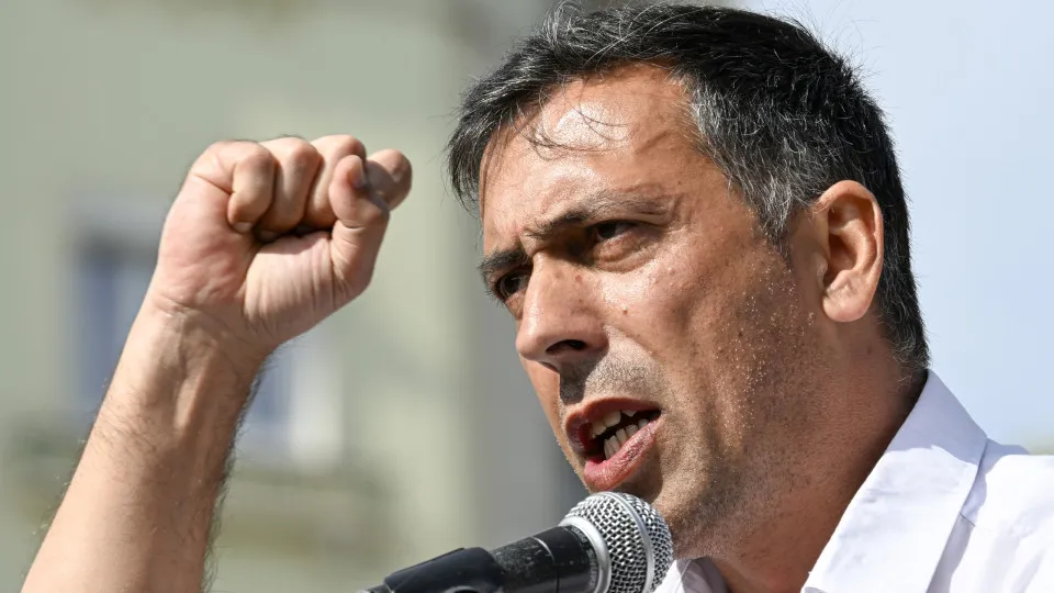 Greve geral? "Todas as formas de luta estão em cima da mesa, mas..."