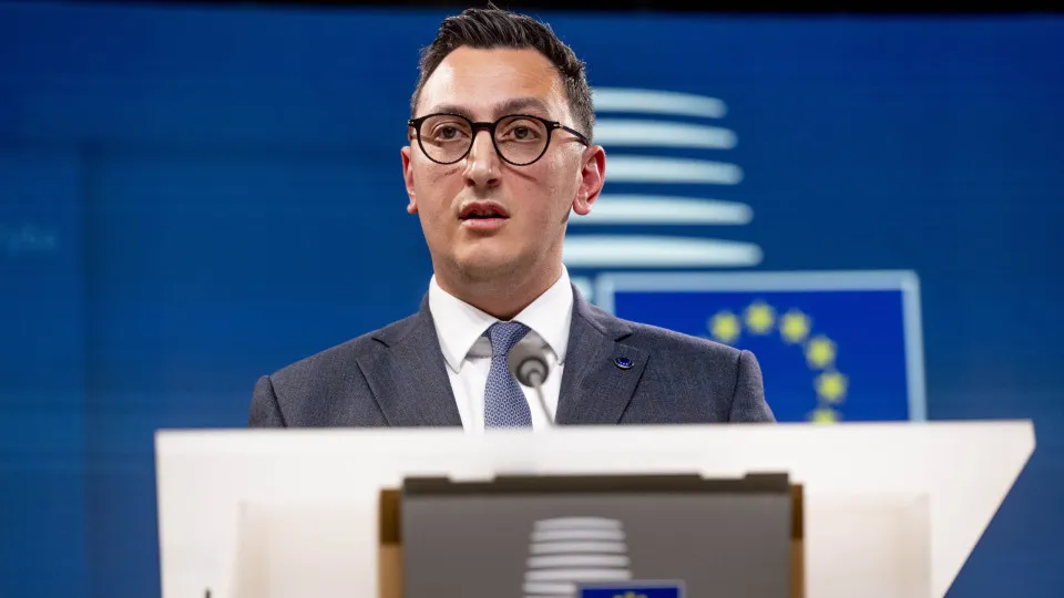 Comissário europeu considera "nociva" ideia de venda de ações do Mundial