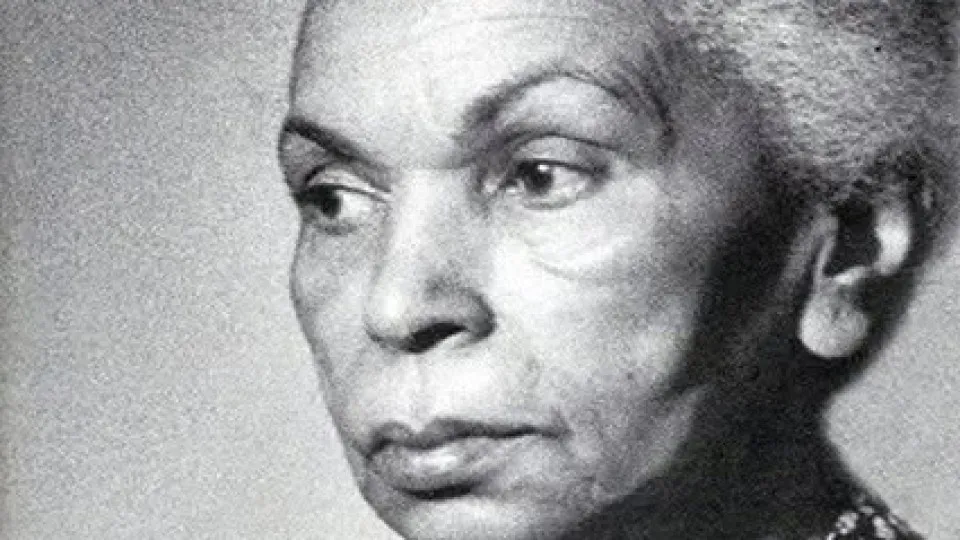 Noémia Sousa. A mãe cúmplice "suficientemente próxima" e "longe"