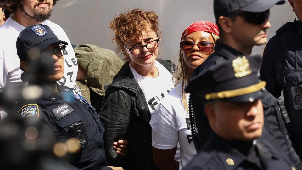 Atriz Susan Sarandon detida em protesto contra Benjamin Netanyahu