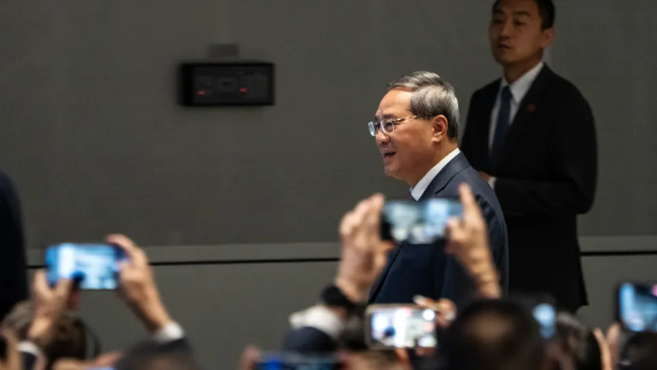 Primeiro-ministro chinês vai visitar Uzbequistão, Tajiquistão e Rússia