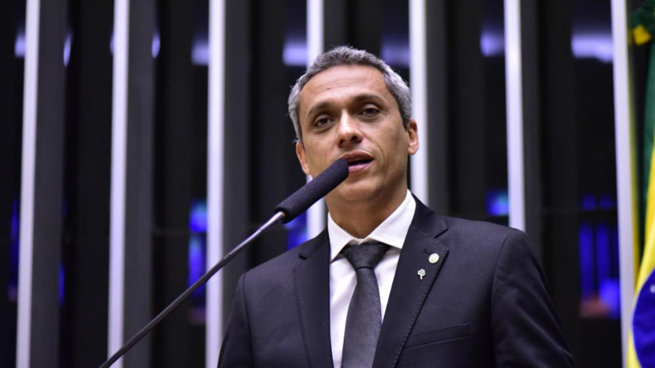 Gustavo Gayer: “Lula cavou o tarifaço contra o Brasil”