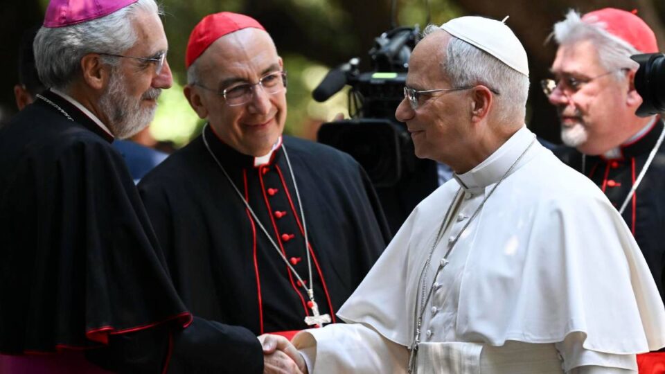 Papa Leão XIV comemora 71 anos inaugurando exposição sobre água no Vaticano
