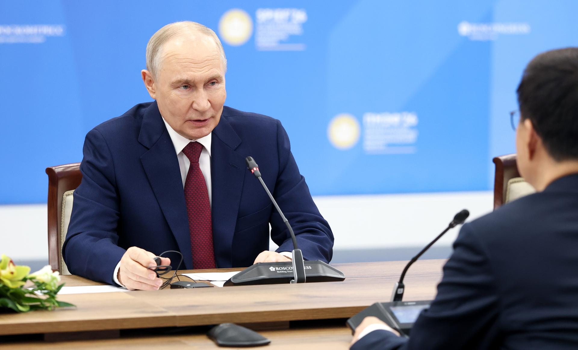 Putin admite que Rússia enfrenta “problemas?