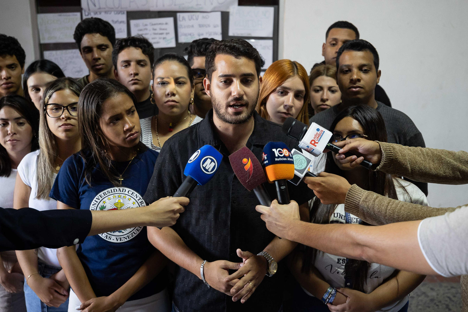 Estudantes forçam cancelamento de palestra de filho de Maduro sobre “vida e obra” do ex
