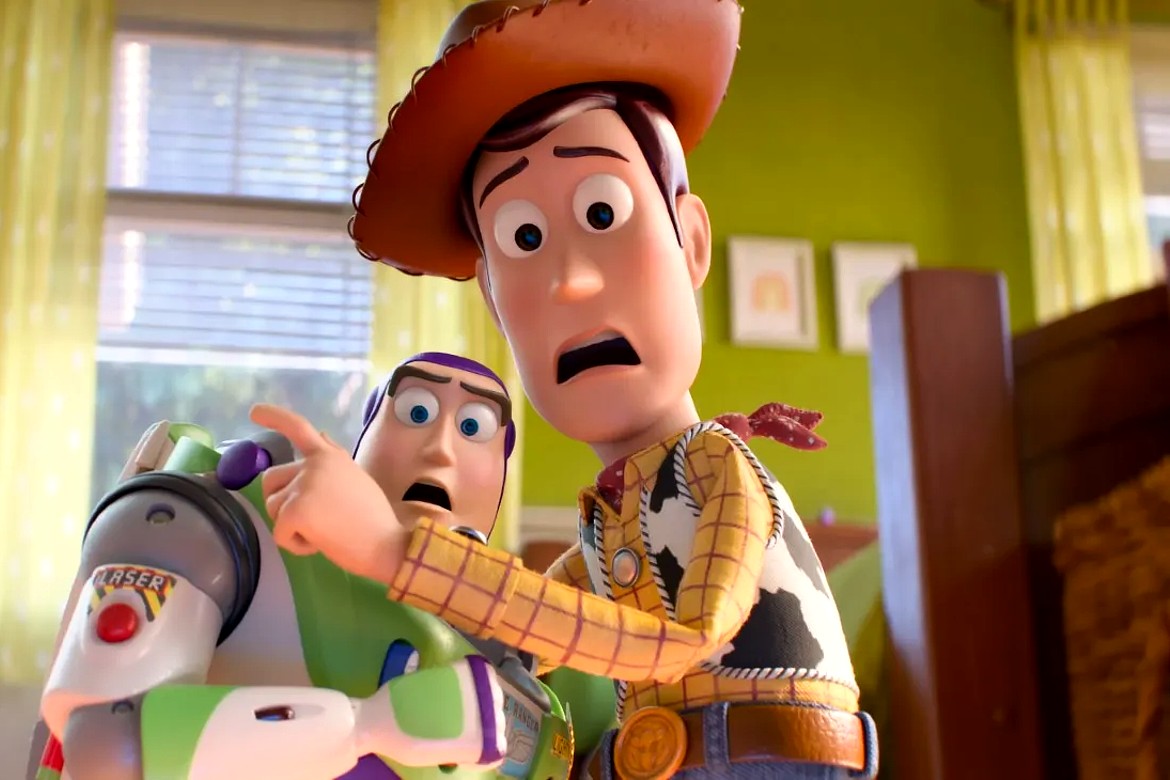 Toy Story 5 enfrenta a obsolescência dos brinquedos perante a tirania das telas