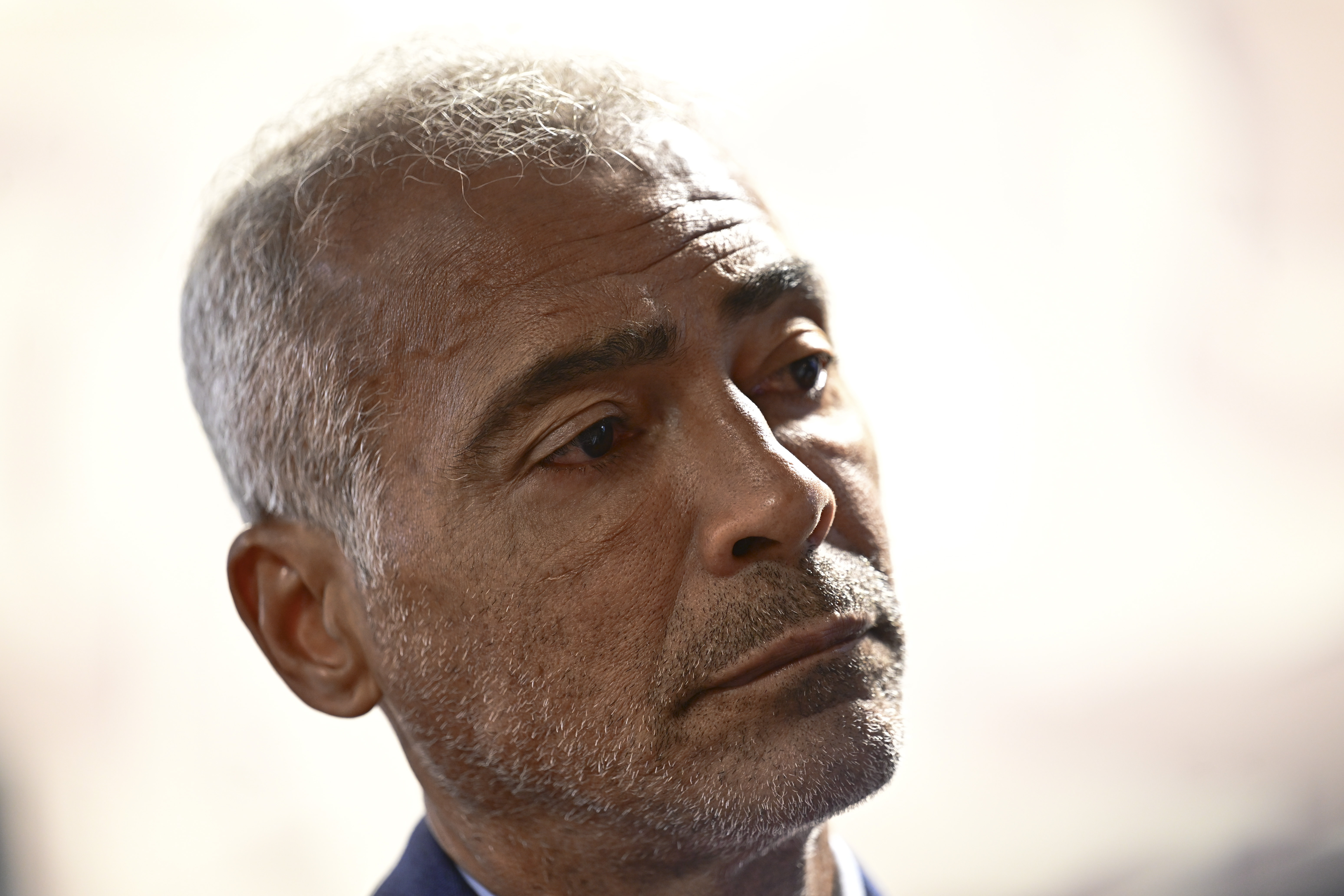 Romário pode passar mais de um mês fora do Senado comentando a Copa do Mundo?