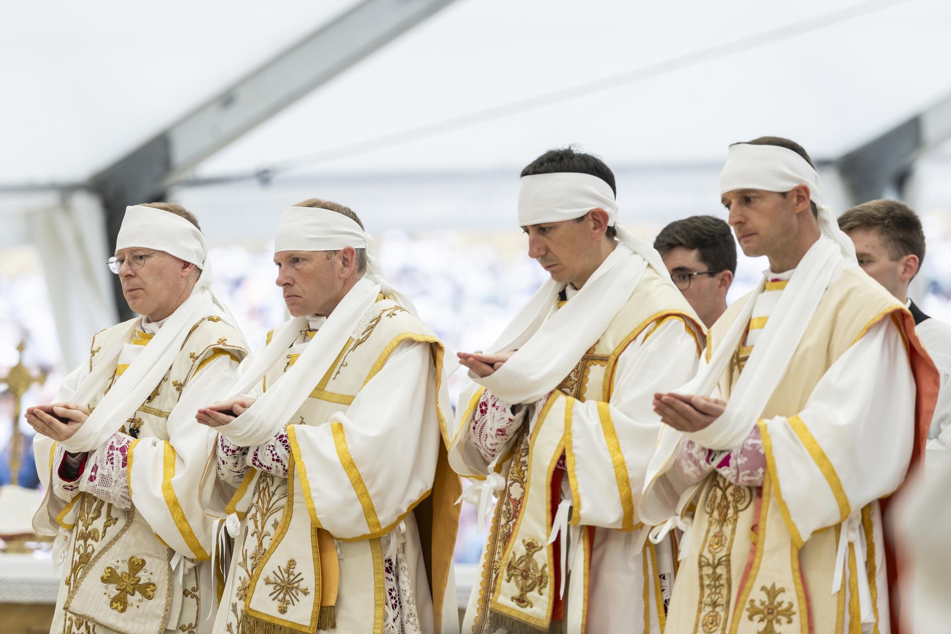 Conheça o grupo católico tradicionalista FSSPX que virou alvo de excomunhão