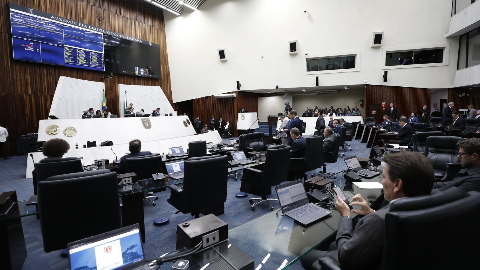 Projetos de proteção à criança avançam nas assembleias estaduais e desagradam grupos LGBT
