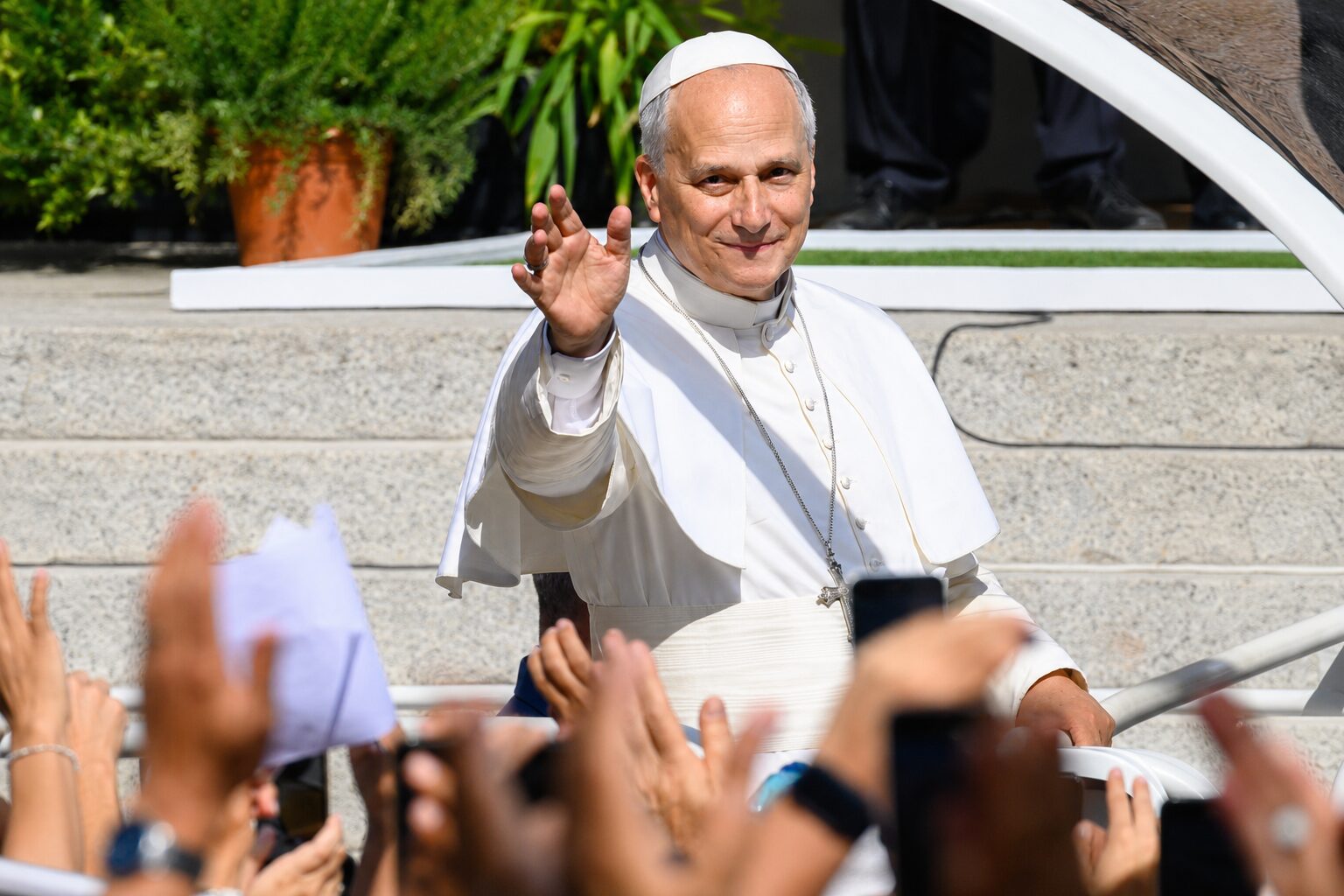 Por que o Papa Leão XIV criticou a omissão na crise migratória em Lampedusa?