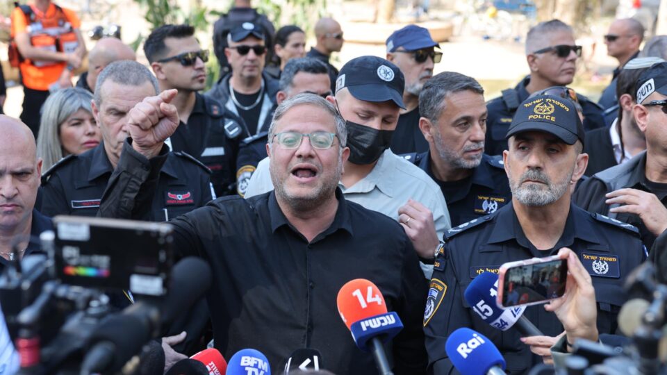 Ministro de Israel anuncia construção de local onde serão enforcados palestinos condenados por terrorismo