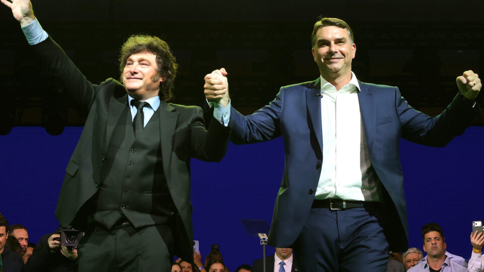 Candidatos brasileiros adotam propostas econômicas de Javier Milei para as eleições