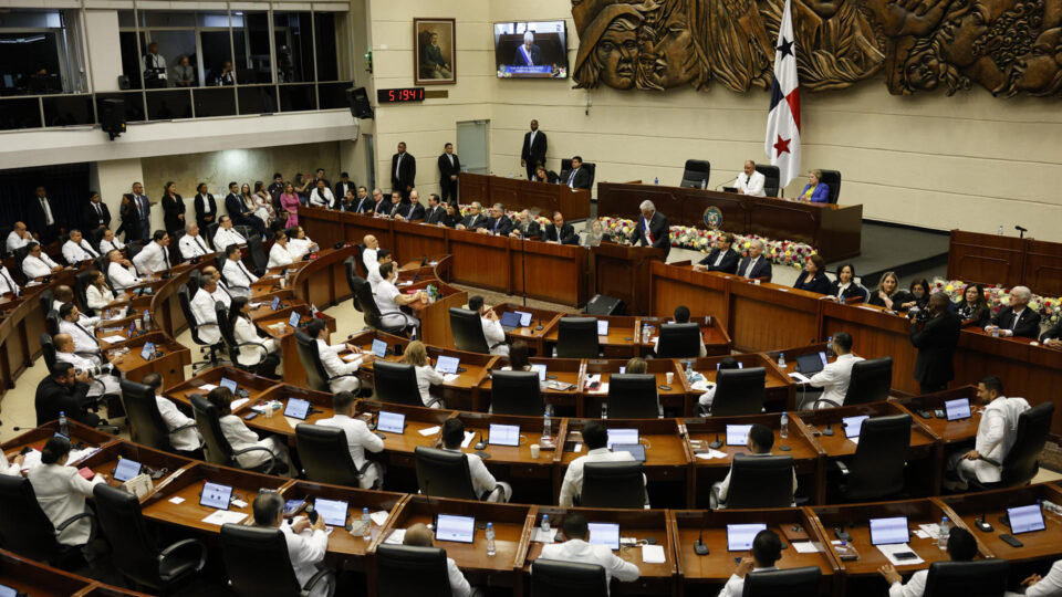 Deputados do Panamá acusam China de interferir no Legislativo do país