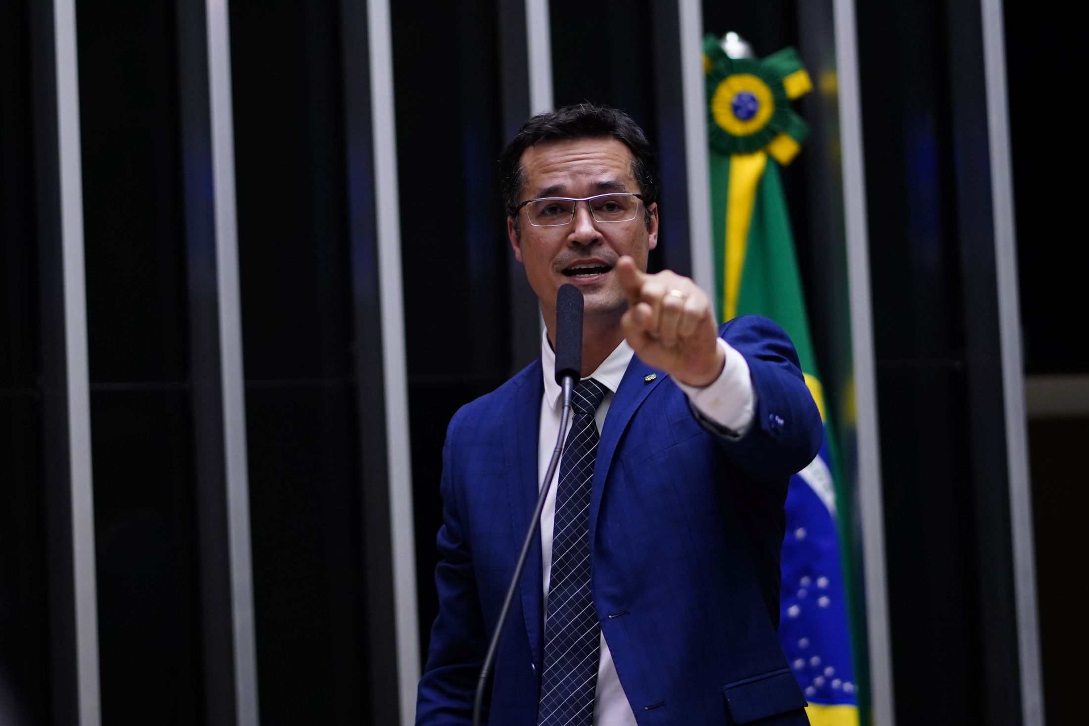 Deltan acusa PT de tentar "vencer no tapetão"