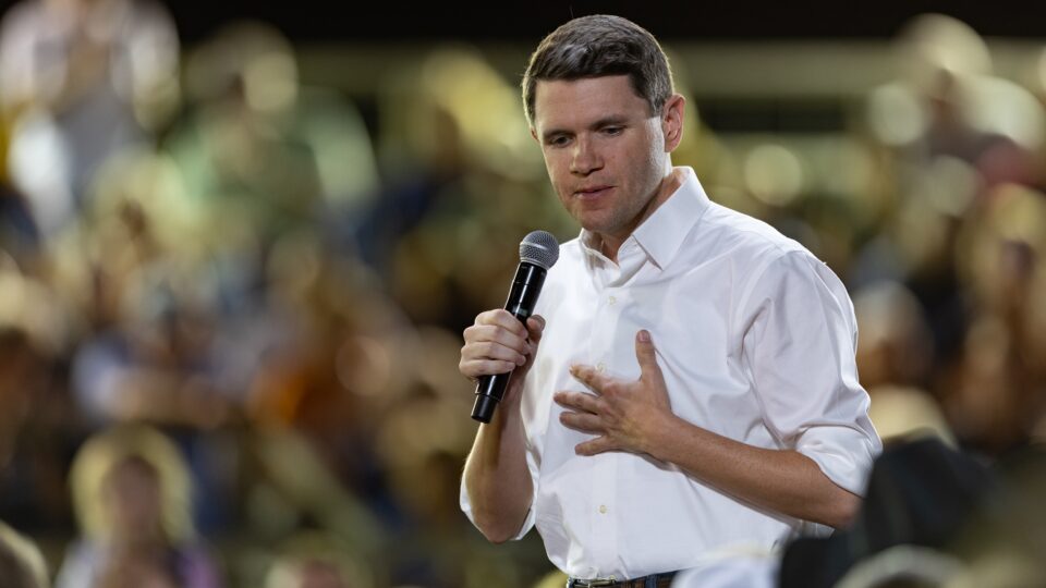 Quem é James Talarico, candidato ao Senado que quer quebrar 38 anos de domínio republicano no Texas