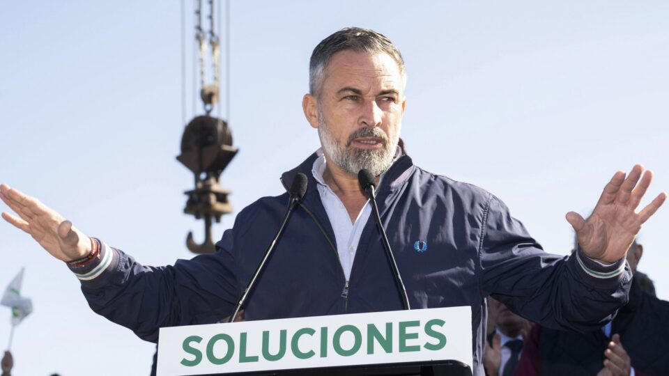 Direita quer reverter regularização de imigrantes feita por governo socialista na Espanha
