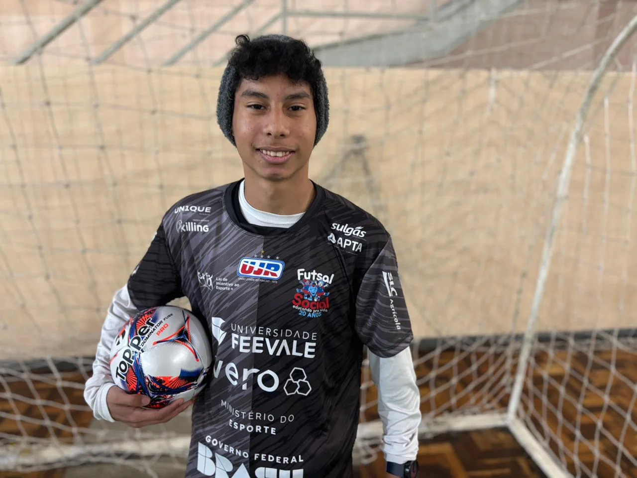 Venezuelano conta como o Projeto Futsal Social abriu caminhos com bolsa de estudos na Feevale
