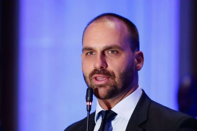 Eduardo diz que 'não haverá eleição em 2030' se Flávio Bolsonaro perder