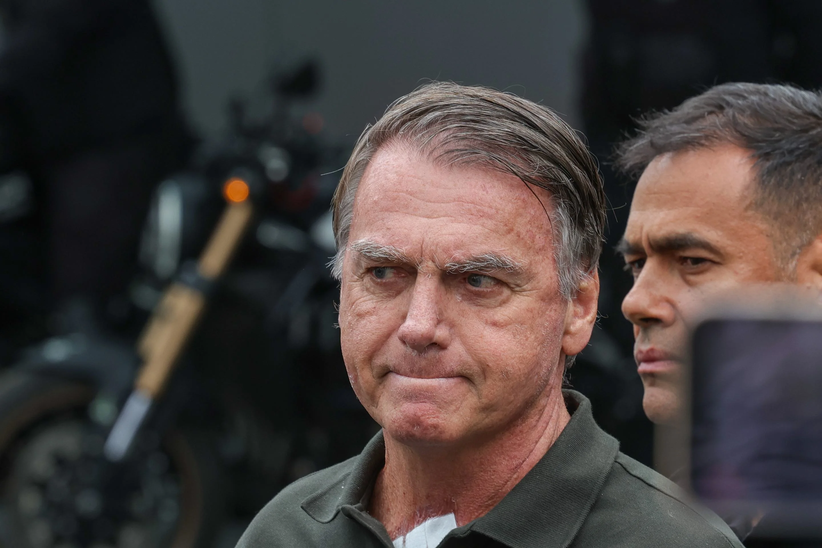 Moraes autoriza visita permanente de parentes a Bolsonaro