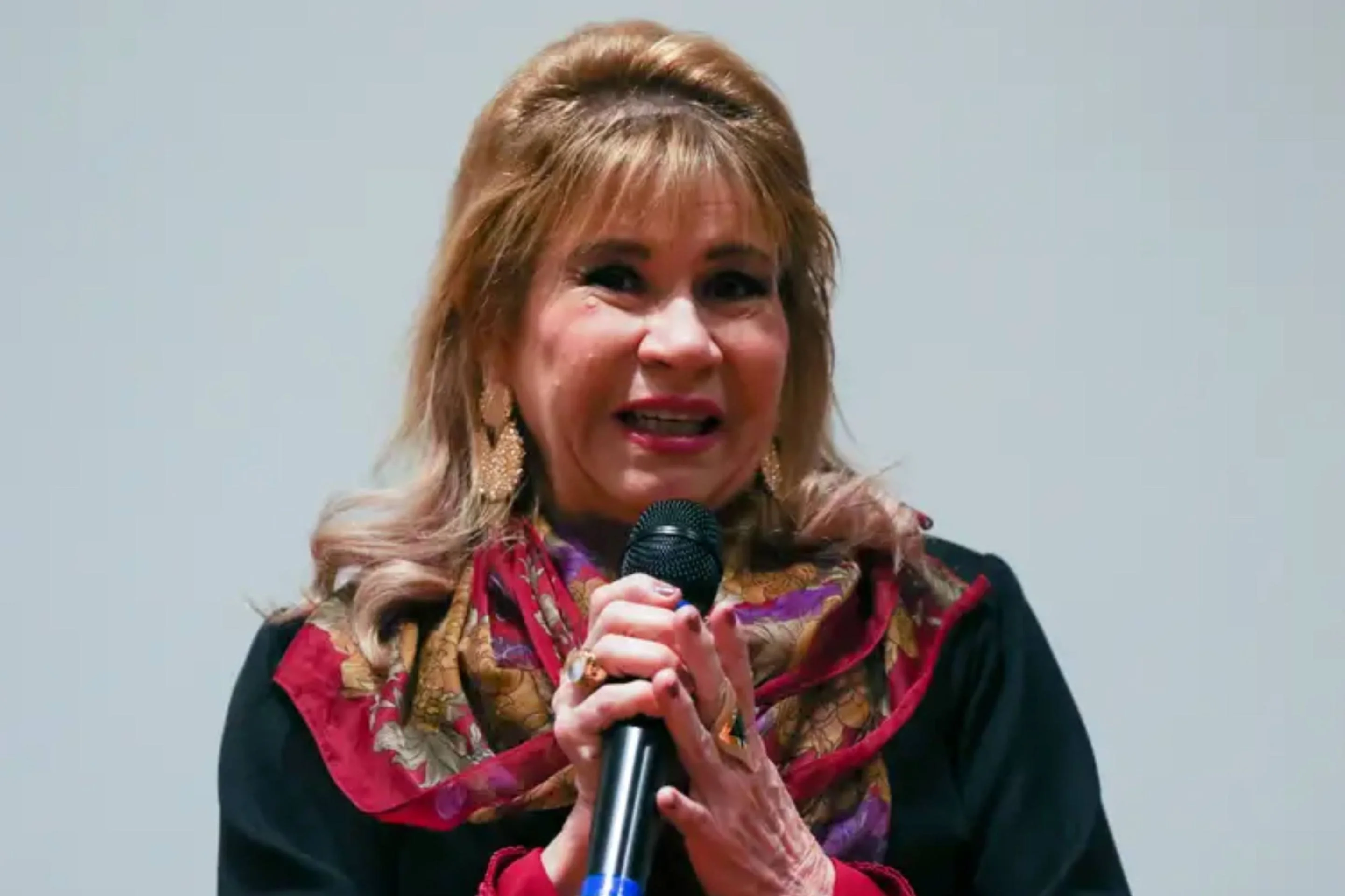 Márcia Ferreira celebra 40 anos do hit Chorando se Foi no DF