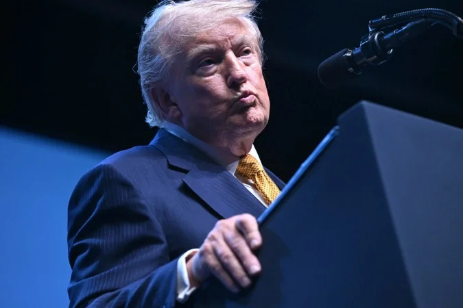 Estados Unidos confirmam novo tarifaço de 25% para produtos brasileiros