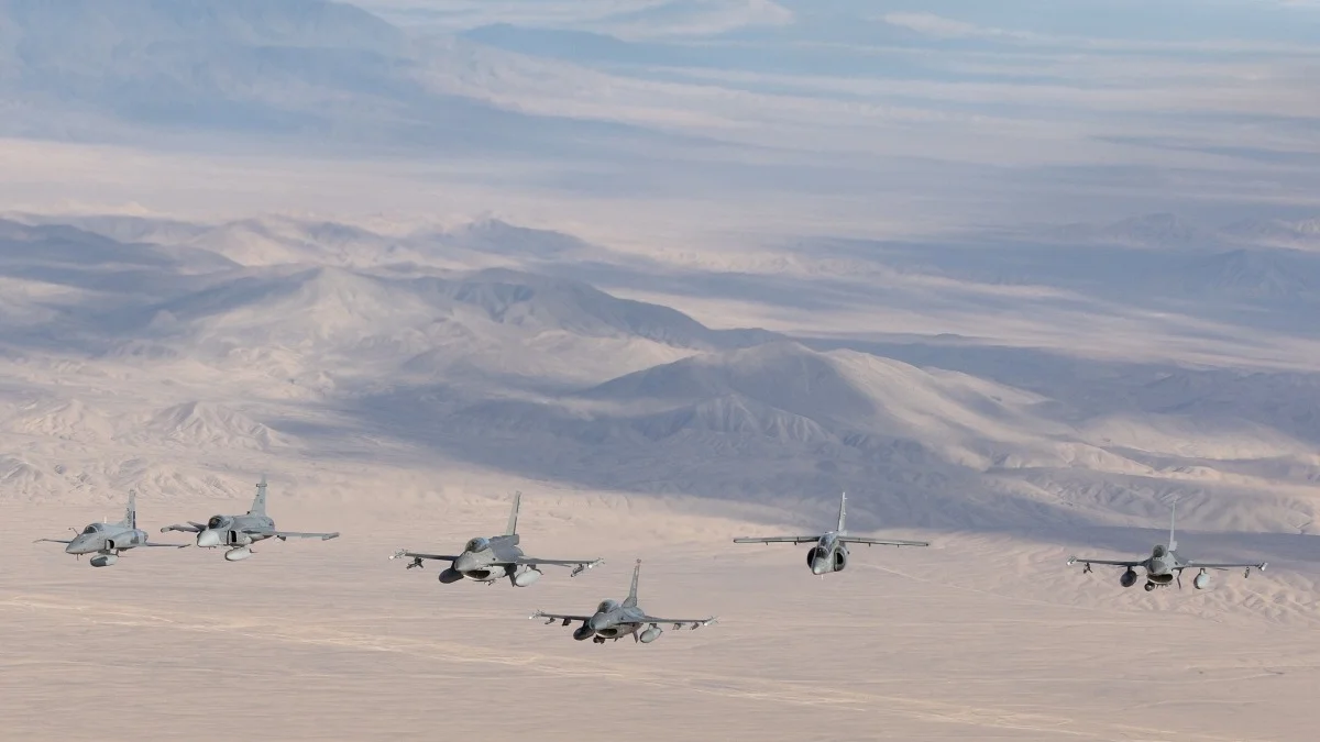 Seis Gripens fazem estreia em evento na América do Sul