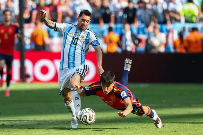 Espanha x Argentina: em 120 minutos de jogo, Messi mal viu a bola