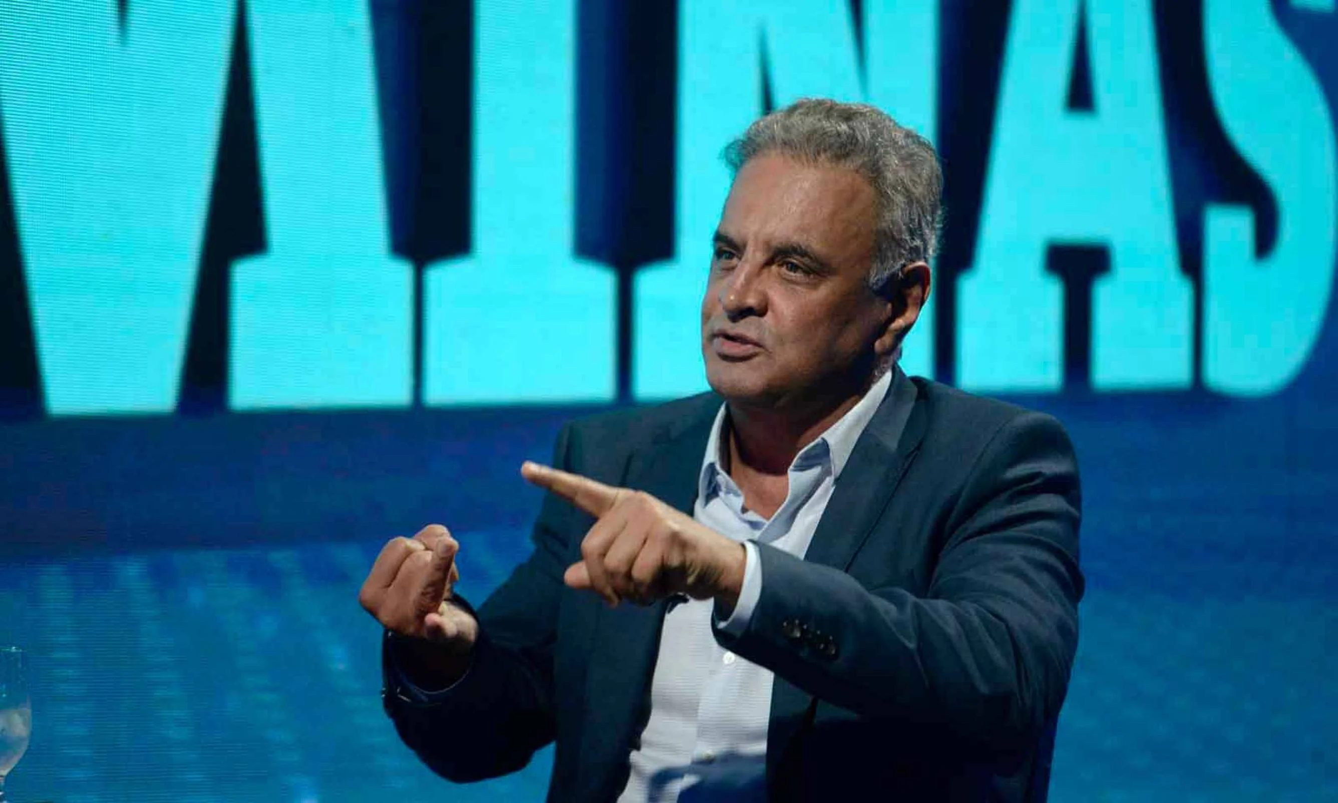 A cartada de Aécio ao Senado
