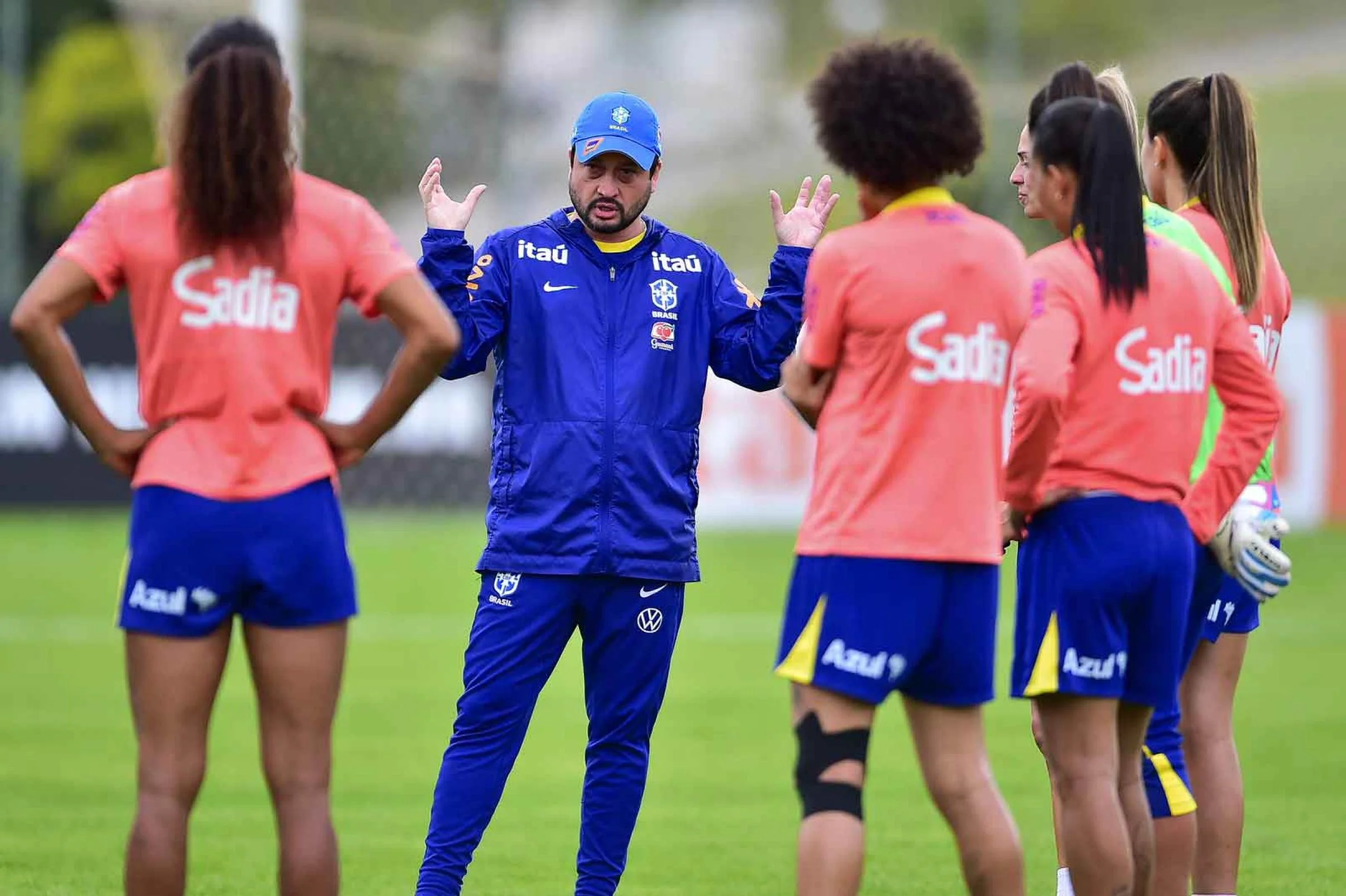 O futebol feminino precisa de apoio popular
