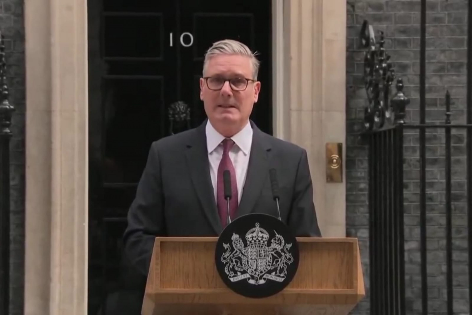 Primeiro-ministro britânico, Keir Starmer, anuncia renúncia ao cargo