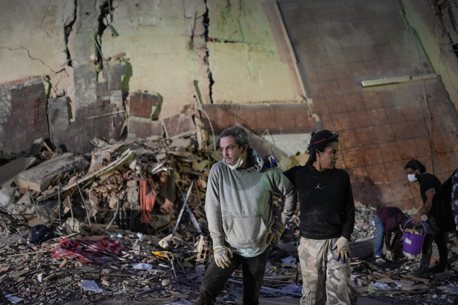 Número de mortos por terremotos na Venezuela sobe para 2.645
