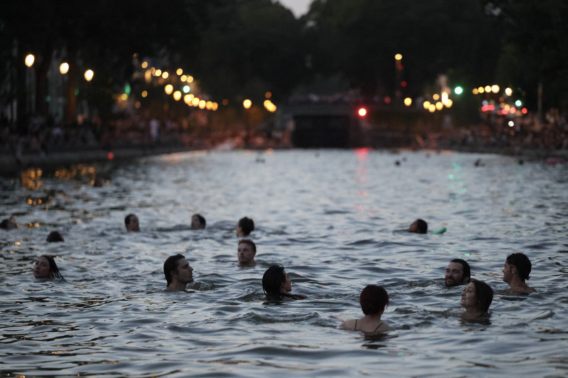 Número de mortes por afogamento na França durante onda de calor sobe para 55