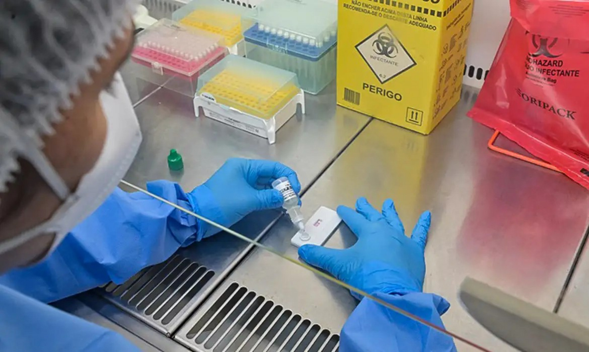Anvisa redefine regras sobre controle de qualidade em laboratórios