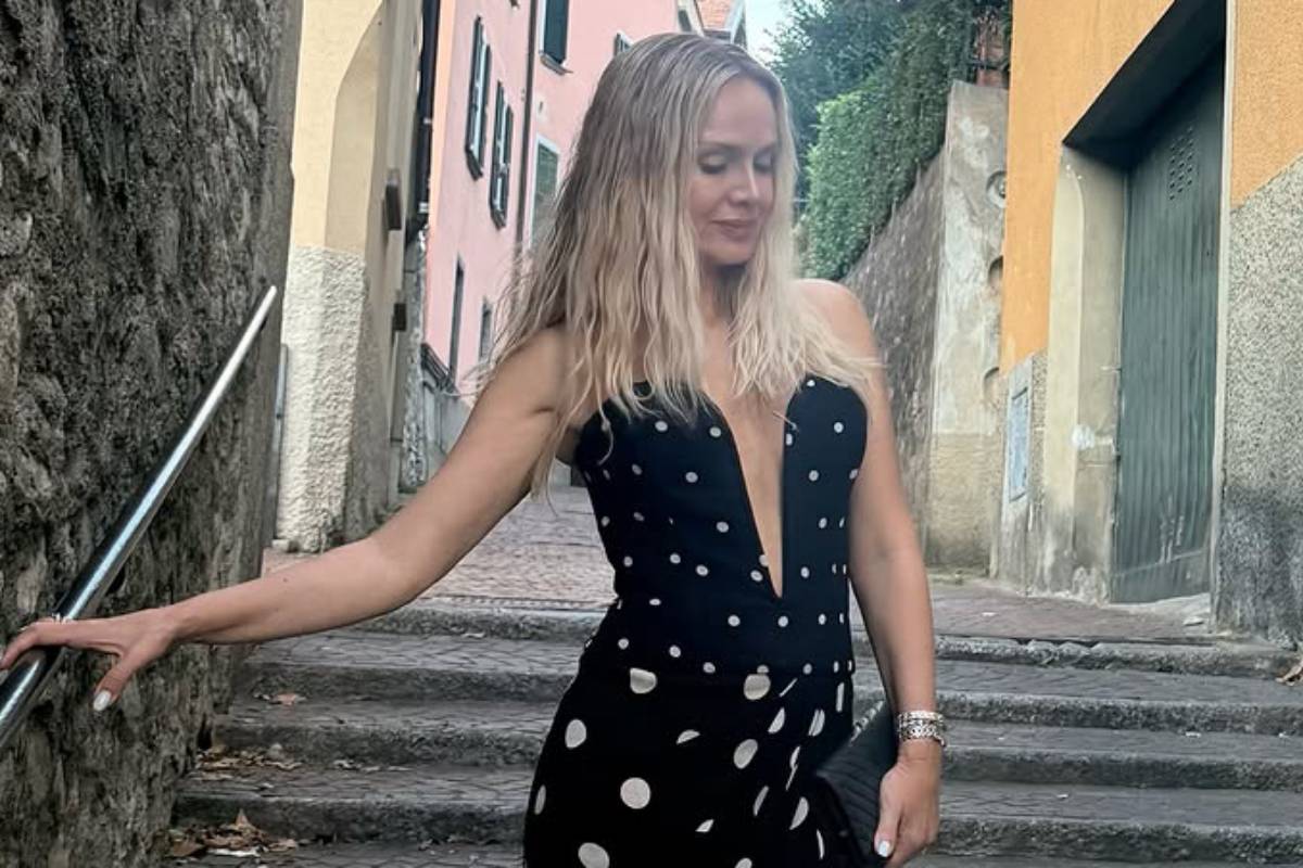 Eliana encanta fãs ao mostrar viagem em família no paraíso