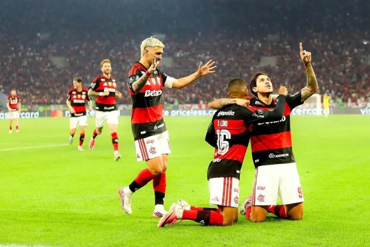 Flamengo faz história no Maracanã com público gigante na Libertadores